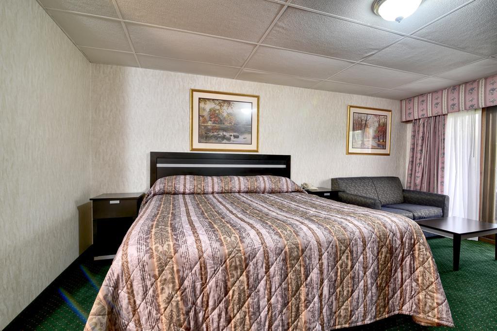 Roosevelt Inn & Suites Saratoga Springs Ballston Spa Buitenkant foto