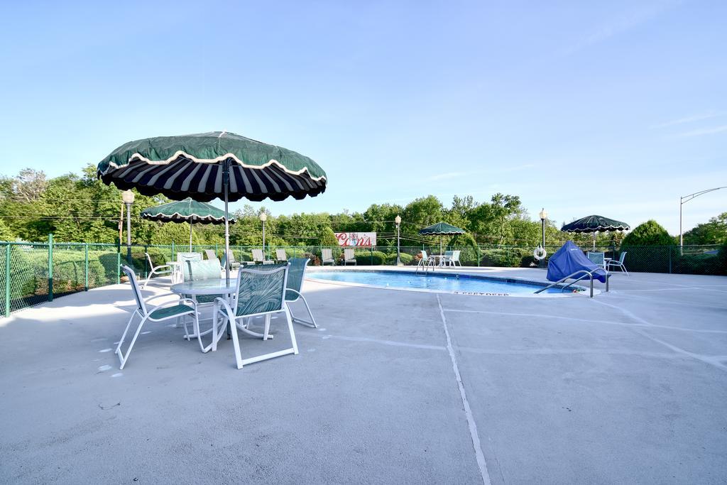 Roosevelt Inn & Suites Saratoga Springs Ballston Spa Buitenkant foto